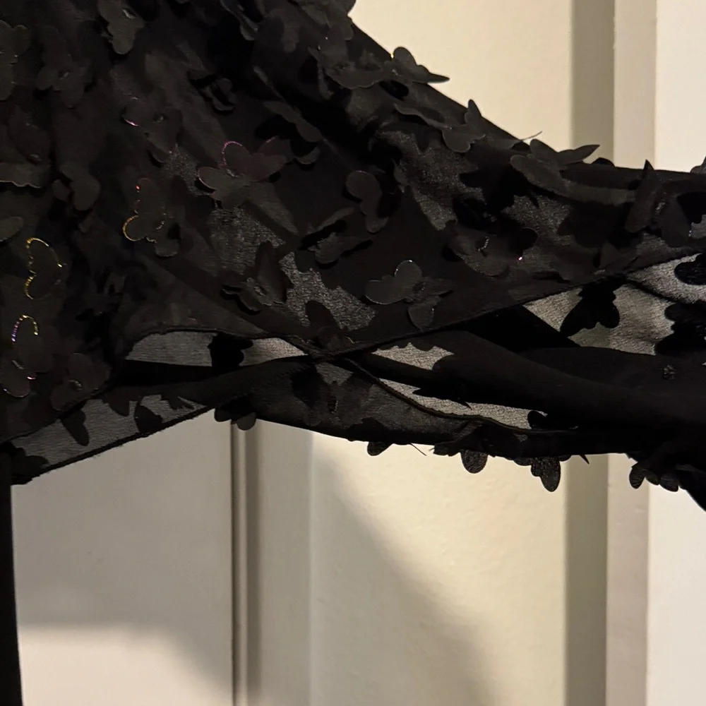 Elegant Black Butterfly Textured Blouse - Picture 4 of 5